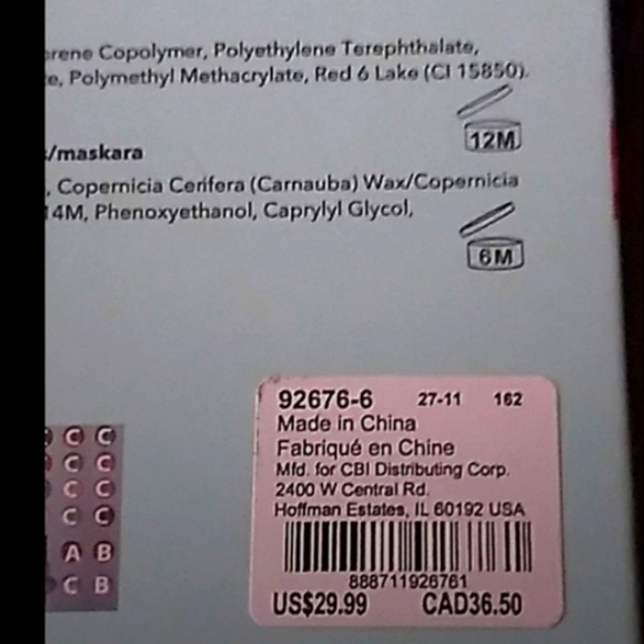 DAUGHTERS FIRST TRI FOLD NEW MAKEUP KIT - Picture 3 of 3